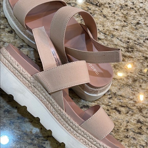 Madden Girl Blush Sandals - Picture 3 of 6